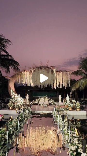 Simple Mandap Design, Wedding Entrance Decoration, Wedding Mandap Decoration, Wedding Mandap Decor, Vidhi Mandap, Floral Mandap, Bollywood Night, Mandap Design, Night Theme