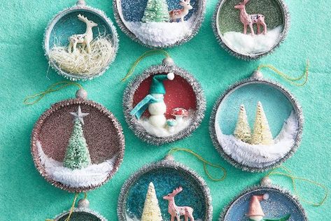 Diy Christmas Ornaments Mason Jar Lids, Jar Lid Christmas Crafts, Canning Jar Lid Christmas Ornaments, Mason Jar Lid Snowman, Diy Mason Jar Lid Ornaments, Lid Crafts Ideas, Mason Lid Crafts, Jam Jar Lids Crafts, Canning Lid Christmas Ornaments