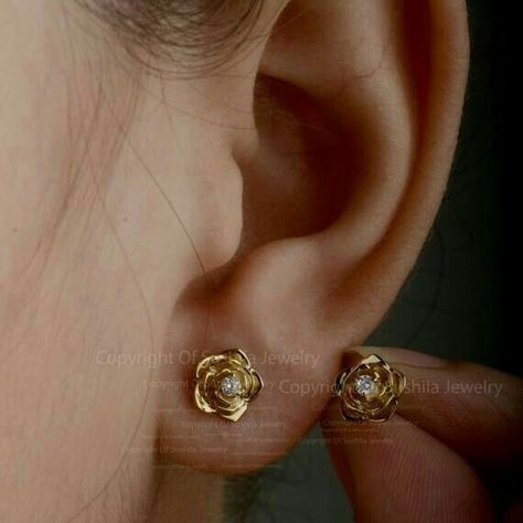 Rose Earrings Gold, Gold Flower Earrings Studs, Stud Gold Earrings For Women, Small Studs Earrings Gold India, Small Gold Earrings Indian, Small Earrings Gold Simple, Stud Designs Gold, Studs Earrings Gold India, Fancy Earrings Gold