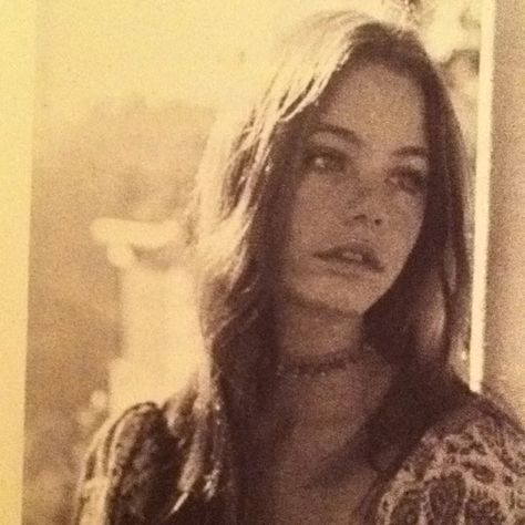 Susan Dey as Laurie Partridge Laurie Partridge, Feminine Icons, 1960s Fashion Women, Susan Dey, Lana Del Rey Love, So Weird, Brown Skin Makeup, Partridge Family, Hair Inspiration Short