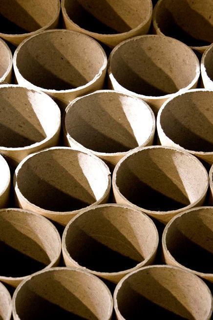 Cardboard Tube Decor, Diy Cardboard Tubes Ideas, Tissue Rolls Crafts, Cardboard Rolls Diy Projects, Paper Tubes Crafts, Uses For Cardboard, Paper Roll Crafts Diy, Cardboard Tube Crafts, Tube Crafts