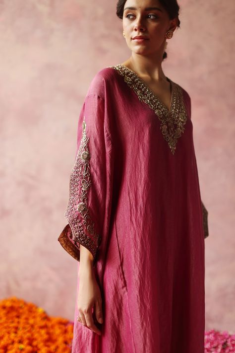 Buy Fuchsia Phiran Zari Tissue Embellished Zardozi V Heer And Pant Set For Women by Begum Online at Aza Fashions. Chic Indian Wedding Outfits, Tissue Dresses Indian, Jardosi Work Design In Kurti, Aza Fashion Outfits 2024 Suits, Satin Suits Women Indian, Satin Suit Design, Satin Kurti Designs, Tissue Dress, Printed Tunics