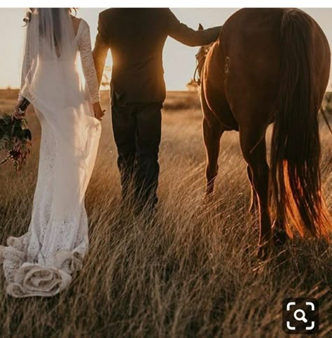 Couple Horse Photography, Horse Wedding Photos, Castle Elopement, Equine Photoshoot, Horse Couple, Equestrian Wedding, Fall Fairy, Country Wedding Photos, Pictures With Horses