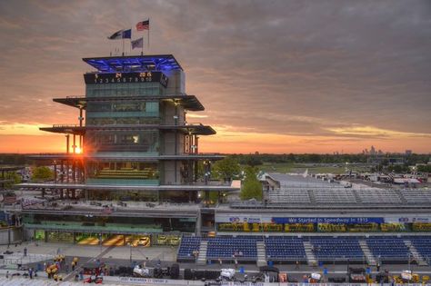 Visit Indy on Twitter: "#Indy500 sell out ✔ Blackout lifted ✔ Who's ready for race weekend at the @IMS?  https://t.co/G6kosayYZd" Hotel Secrets, Indianapolis Motor Speedway, Indianapolis 500, Indy 500, Indianapolis Indiana, Indy Cars, Sell Out, Race Day, Empire State Building