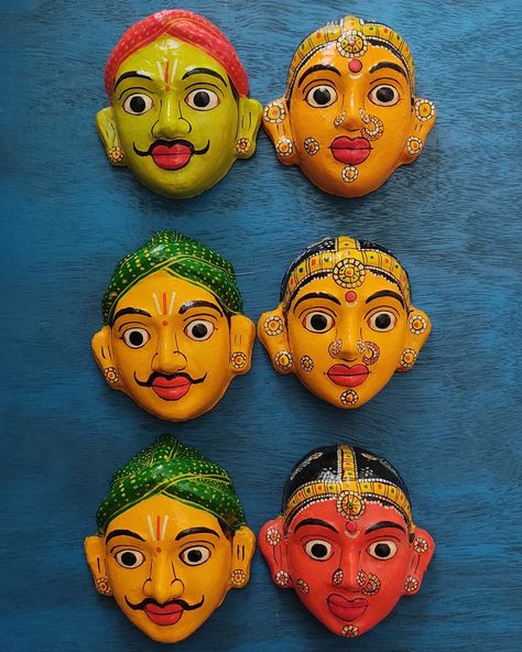 Cheriyal Mask, Cheriyal Art, Masks Traditional, Clay Tree, Applique Wall Hanging, Mural Art Design, Paint Color Wheel, Indian Arts And Crafts, Fabric Painting Techniques