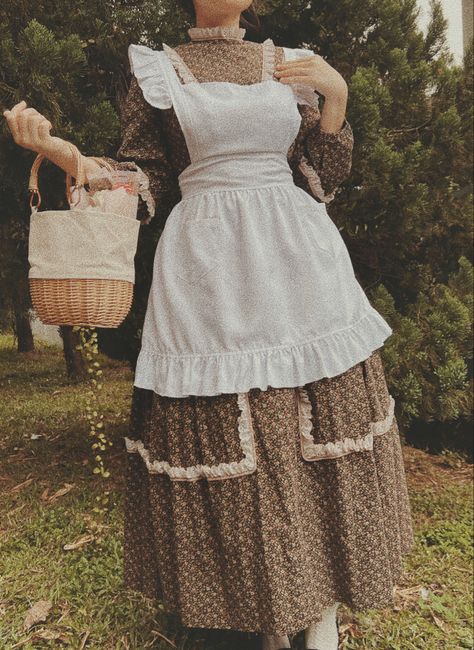 Little House On The Prairie Dress, Pioneer Fashion, Prairie Aesthetic, Prairie Fashion, 70s Prairie Dress, Prairie Dresses, Prairie Skirt, Homemade Dressing, Style Goals