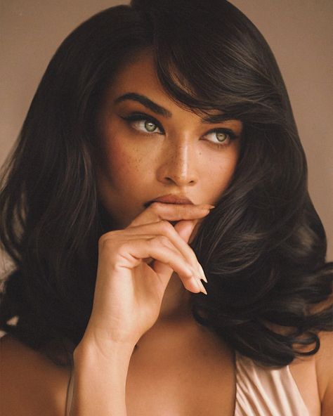 Stunning @shaninamshaik Make up @leyla__hayauri Hair @hairbyruslan Shoot @perazna Style By @sofiagrainge Assistant @allakatkovski Photoshoot Women Studio, Ethereal Romantic Makeup, Black Woman Fashion Aesthetic, Hair Styles Classy, Charity Core, Classy Character, Ethereal Hair, Selfie Photoshoot, Romantic Essence