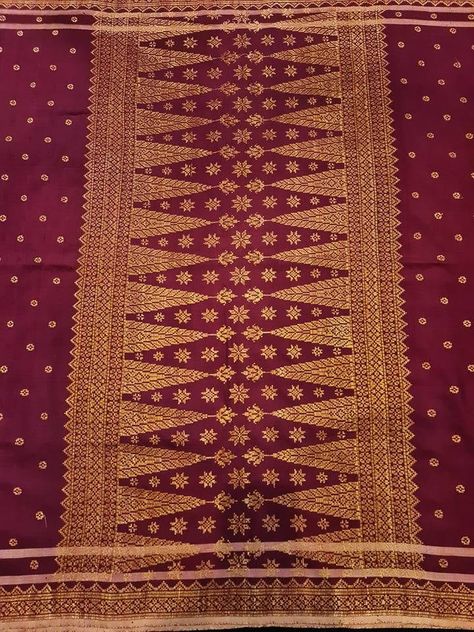 Malay Sarong From Sambas Kalimantan, Silk, Songket - Early 20th Century Sea Textiles, Fantastic Fashion, Pantone Colour Palettes, Textile Prints Design, Prints Design, Fashion Design Dress, Design Dress, Art Textile, Pantone Color