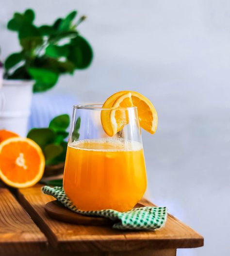 Orange Food Photography, Orange Juice Photography, Orange Juice Aesthetic, Juice Photoshoot, Kunyit Asam, Drink Promotion, Homemade Orange Juice, Orange Juice Cocktails, Orange Juice Smoothie