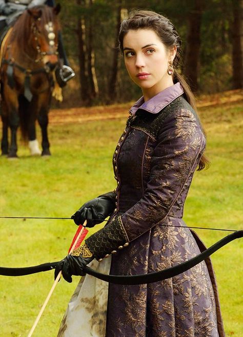 Adelaide Kane in ‘Reign’ (2013). Reign Tv Show, Marie Stuart, Reign Mary, Reign Fashion, Reign Dresses, Period Clothing, Mary Stuart, Adelaide Kane, Mary Queen Of Scots