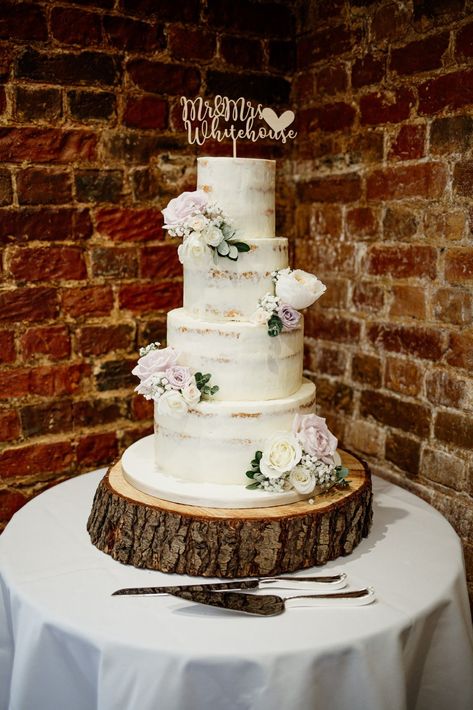 4 Tier Wedding Cake, Rustic Wedding Cake, Rustic Wedding Flowers, White Wedding Cakes, Wedding Cake Decorations, White Wedding Cake, Wedding Cakes With Flowers