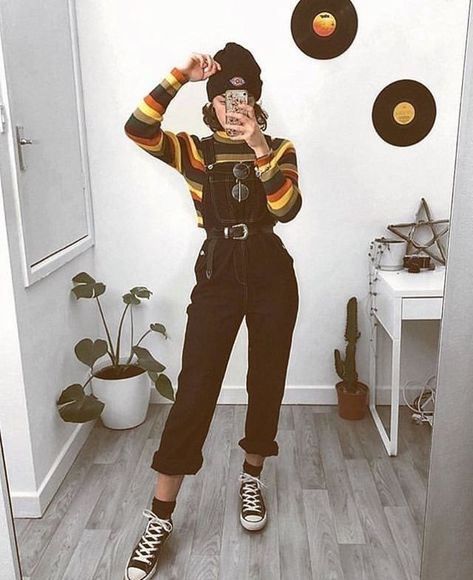 b4568df26077653eeadf29596708c94bdesc50786462ri Fashion 90s, Mode Inspo, Edgy Outfits, Mode Vintage, Character Outfits, Looks Vintage, Retro Outfits, The Mirror, Grunge Outfits