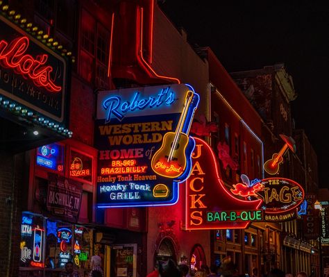 Nashville Attractions, Nashville Bars, Living In Nashville, Adventurous Things To Do, Music Row, Downtown Nashville, Nashville Trip, Andrew Jackson, Faith Hill