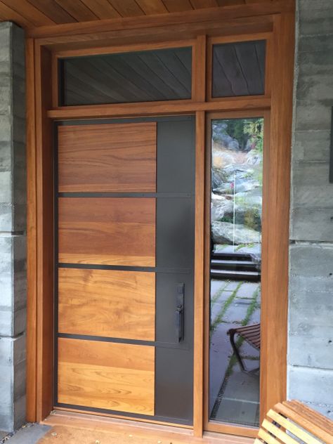 Wood Metal Door, Main Door With Window, Mansion Door, Modern Front Door Ideas, Front Door Design Wood Modern, Oversized Front Door, Modern Wood Doors, Front Door Design Wood, Modern Exterior Doors