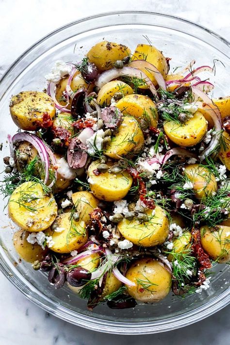 Greek Potato Salad, Greek Potatoes, Foodie Crush, Potato Salad Recipe, Idee Pasto Sano, Greek Salad, Greek Food, Mediterranean Diet Recipes, Greek Recipes