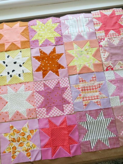 Grandma Hobbies, Sawtooth Star Quilt Block, Sawtooth Star Quilt, Make A Bed, Sawtooth Star, Simple Quilts, Homemade Quilts, Fat Quarter Quilt, Jacob's Ladder