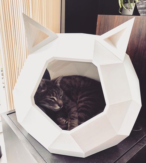 Tao cathouse with ears by Catalpine 🥰   cat, catbed, 3d maker, 3d print, 3d printed, 3d printing, 3d decor, 3d ideas to print, impression 3d, design  #cat #cathouse #3dprint #3dprinting #animal #deco #homedecor #design #catalpine Cat 3d Print, Useful 3d Prints, Wood Docking Station, 3d Ideas, 3d Decor, Pet Boutique, Pet House, Print 3d, Pet Stuff