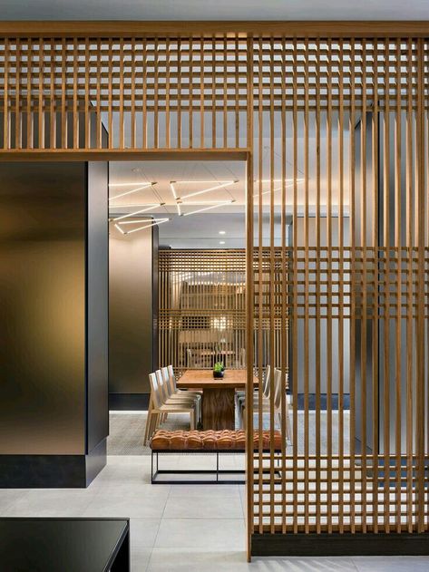 Minimal Partition Design, Screen Partition Design, Wood Wall Partition, Screen Design Interior, Fogarty Finger, Modern Partition, Modern Partition Walls, Room Partition Wall, Wood Partition