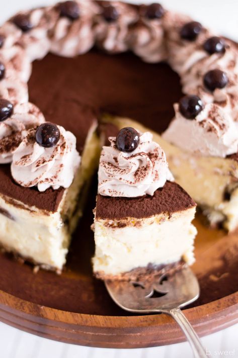 Coffee Whipped Cream, Tiramisu Recipes, Baking Cheesecake, Mascarpone Cheesecake, Apple Crisp Cheesecake, Cheescake Recipe, Tiramisu Cheesecake, Chocolate Covered Coffee Beans, Chocolate Covered Espresso Beans