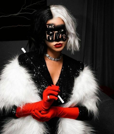 Riot Fest Outfit 2023, Cruella Deville Costume Black Woman, Halloween Costumes Cruella, Cruella Deville Cosplay, Cruella Deville Halloween, High Fashion Halloween, Panther Halloween Costume, Cruella Makeup, Cruella Deville Costume