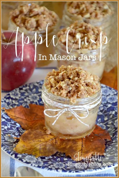 Mason Jar Desserts Recipes, Mason Jar Pies, Fun Fall Desserts, Apple Crisp Pie, Apple Crisp Cheesecake, Mason Jar Desserts, Pie Easy, Cake In A Jar, Dessert In A Jar