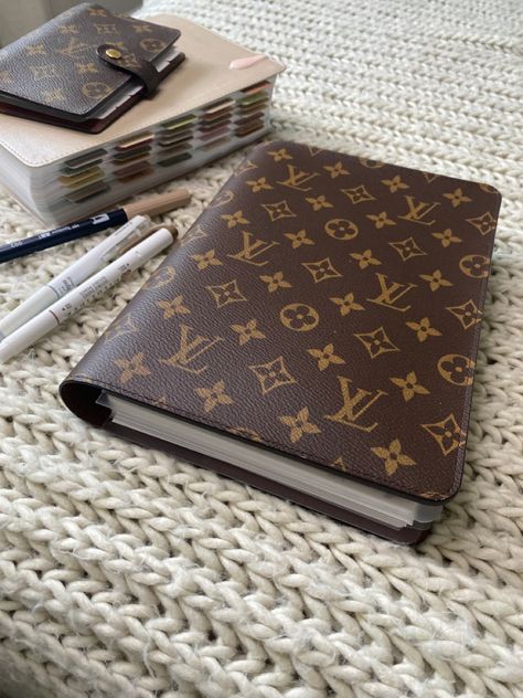 Planner flip through | review Lv Mm Agenda, Louis Vuitton Desk Agenda, Lv Desk Agenda, Lv Planner, Louis Vuitton Outfits, Louis Vuitton Planner, Louis Vuitton Book, Lv Agenda, Handbag Inspiration