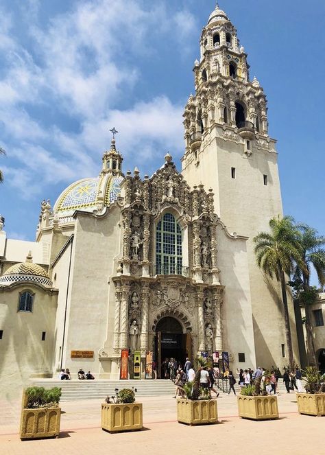 San Diego Museum of Art, Balboa Park, San Diego, California, USA 🇺🇸 #world   #worldtravel #museum #uniglamindia San Diego Museum Of Art, San Diego Museums, Balboa Park San Diego, Military Museum, Abstract Watercolor Landscape, Space Museum, Balboa Park, San Diego California, Balboa