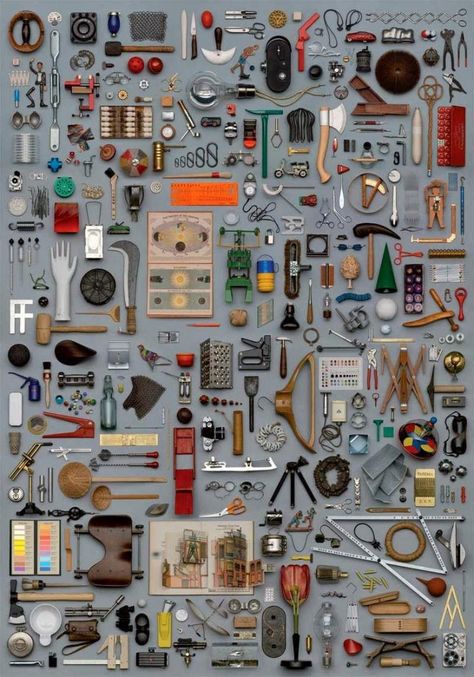 Knolling Photography, Things Organized Neatly, Collections Of Objects, Foto Art, Name Design, Design Museum, No Name, Objects Design, Displaying Collections