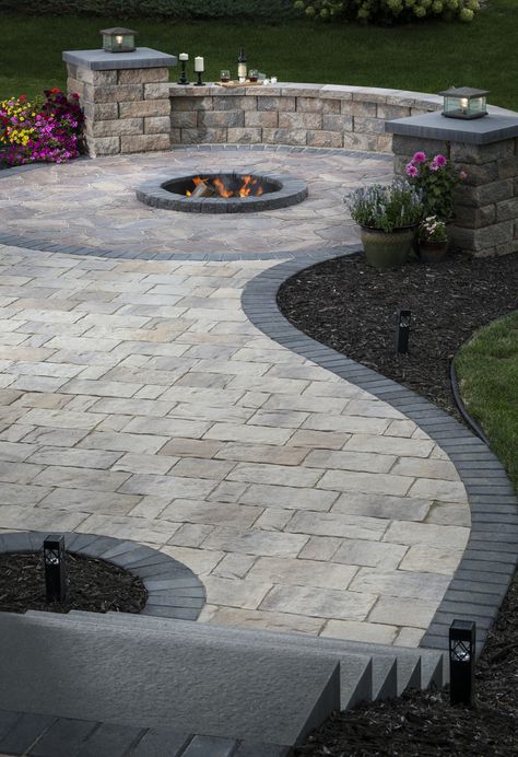 Patio Paver Patterns & Design: Trends in Paver Laying Patterns Patio Patterns, Paver Patterns, Garden Pavers, Paver Designs, Pavers Backyard, Brick Patio, Patio Pavers Design, Patio Deck Designs, Outdoor Patio Designs