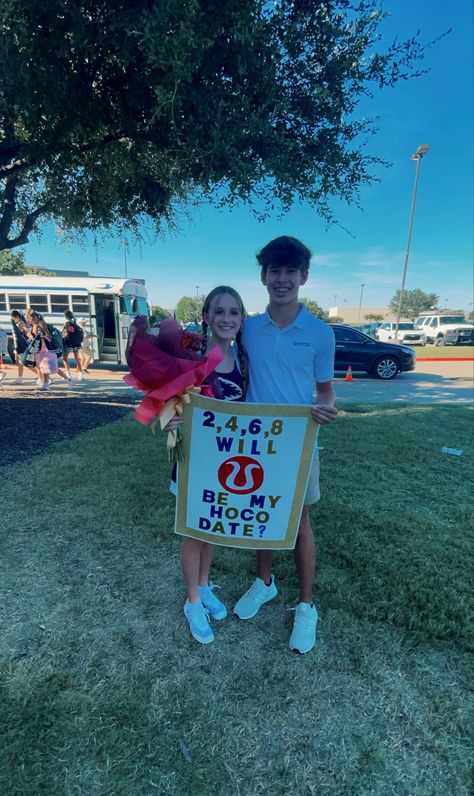 Homecoming Proposal Ideas Lululemon, Homecoming Bored Ideas, Lululemon Homecoming Proposal, Promposal Ideas Lululemon, Cutest Homecoming Proposals, Homecoming Date Proposals, Lululemon Hoco Proposal, Cheerleading Promposal, Lululemon Promposal