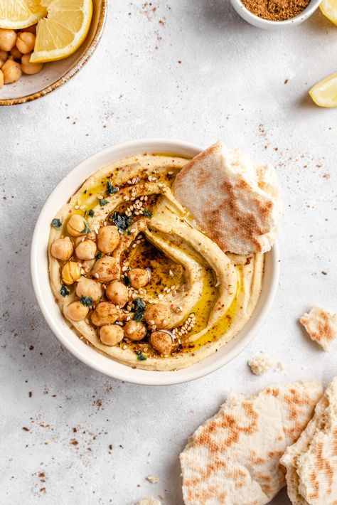 EXTRA SMOOTH AND CREAMY HUMMUS Greek Hummus Recipe, Classic Hummus Recipe, Best Hummus Recipe, Creamy Hummus, Hummus Recipe Homemade, Pan Pita, Garlic Hummus, Dry Chickpeas, Make Hummus