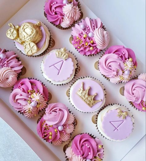 Girly Cupcakes, Pink Decorated Cupcakes, Cute Cupcakes Aesthetic Pink, Fancy Pink Cupcakes, Pink And Gold Butterfly Cupcakes, Chocolate Pink Cupcakes, Easy Unicorn Cake, Fancy Donuts, Buttercream Designs