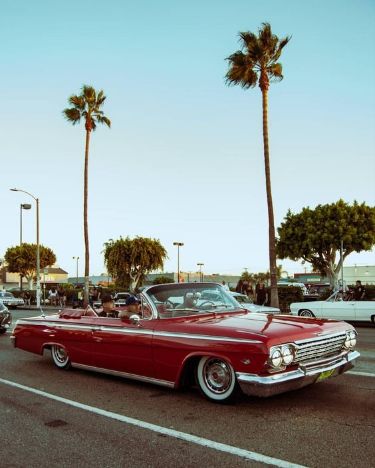 VINTAGE CARS Old Car Reference, Vintage Cars Convertible, Older Cars Aesthetic, Old Car Aesthetic Vintage, 70s Cars Vintage, Old Timey Cars, Old Cool Cars, Cute Vintage Cars, Old School Cars Aesthetic