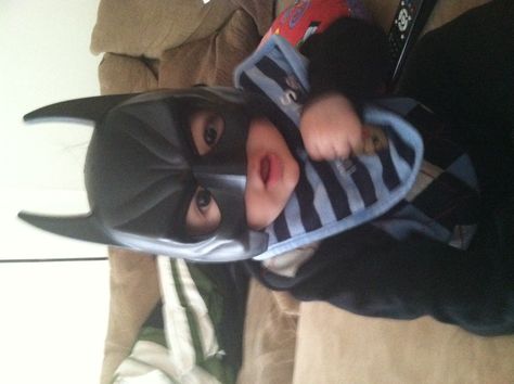 Baby batman Baby Batman Costume, Batman Bebe, Baby Boy Batman, Batman Baby, Batman Love, Baby Batman, I Want A Baby, Batman Pictures, Batman Kids