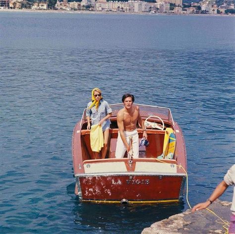 Jane Fonda & Alain Delon on the French Riviera.🇫🇷 Sailing Style, San Tropez, Septième Art, On A Boat, Alain Delon, Europe Summer, Jane Fonda, Italian Summer, Northern Italy