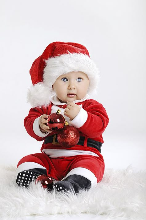 Baby Santa Pictures, Toddler Christmas Pictures, Sibling Christmas Pictures, Baby Christmas Photography, Christmas Baby Pictures, Baby Christmas Photos, First Christmas Photos, Christmas Photo Props, Cute Christmas Outfits