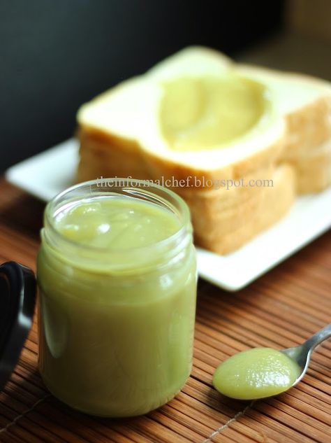 The Informal Chef: Smooth Creamy Pandan Kaya (Pandan Flavoured Coconut Egg Jam) 香兰咖椰 Kaya Jam Recipe, Kaya Recipe, Nyonya Food, Malaysian Dessert, Coconut Jam, Asian Cake, Asian Snacks, Singapore Food, Thai Dessert