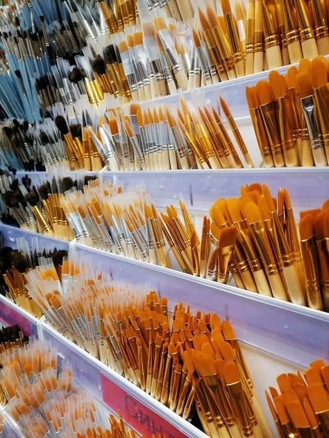 Painting Tools Aesthetic, Dream Art Room, Art Supplies List, Gold Art Painting, Art Supplies Storage, Art Studio Room, Artsy Aesthetic, Art Painting Tools, Art Supply Stores