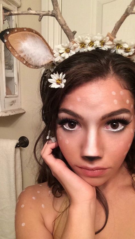 Halloween Costumes Bff, Deer Costume Makeup, Halloween Makeup Ideas For Women, Bambi Makeup, Costume Makeup Tutorial, Karneval Diy, Deer Makeup, Diy Halloween Makeup, Deer Costume