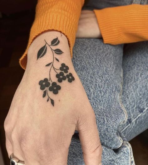 16 Tattoo, Tattoo Meanings, Dream Tattoos, Hand Tattoo, Little Tattoos, Simplistic Tattoos, Skin Art, Piercing Tattoo, First Tattoo