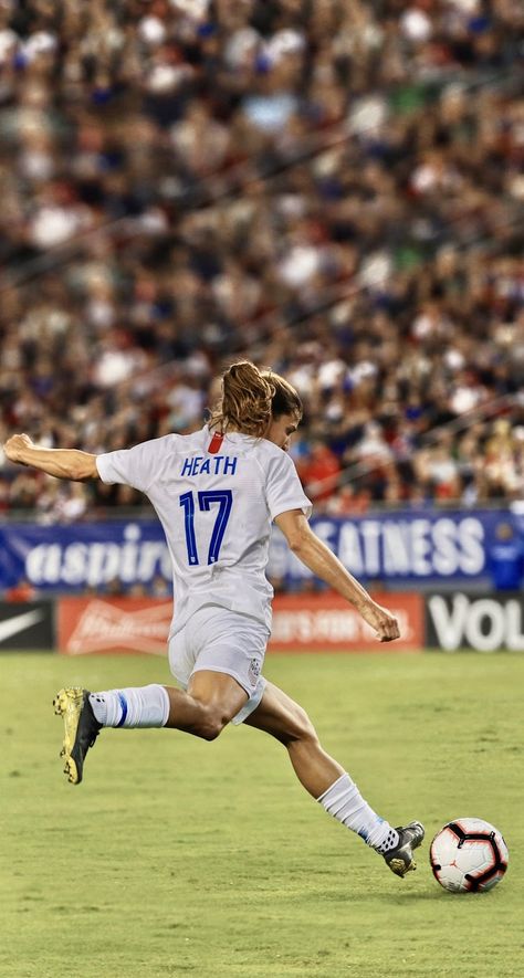 Soccer Career Aesthetic, Pro Soccer Player Aesthetic, Girl Playing Soccer, Soccer Photos, Soccer Aesthetic, Us Women's National Soccer Team, Soccer Usa, Quad Squad, Soccer Women