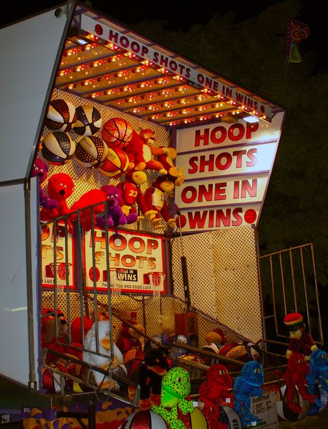 Carnival Games ~ Kittitas County Fair in Ellensburg, Washington County Fair Games, Carnival Attractions, Simulation Aesthetic, Vintage County Fair, Sushi Tattoo, Abandoned Carnival, Ellensburg Washington, Carnival Dream, Texas State Fair