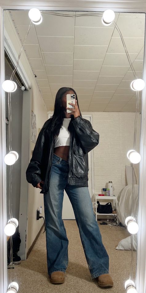 Jeans And Black Leather Jacket Outfit, White Top Black Jacket Outfit, Outfits With Bomberjack Jacket, Oversize Black Leather Jacket Outfit, Baggy Pants Leather Jacket, Balmer Jacket Outfits, Leather Jacket Inspo Outfit, Black Leather Jacket Winter Outfit, Winter Outfit With Leather Jacket