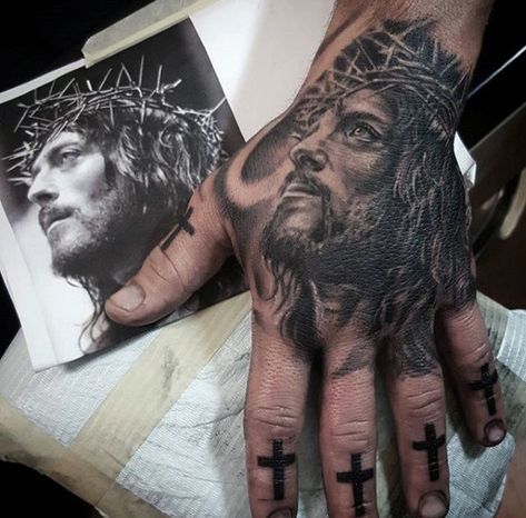 Mens Realistic Jesus Portrait Hand Tattoo Christian Hand Tattoos For Guys, Jesus Neck Tattoo, Jesus Portrait Tattoo, Jesus Hand Tattoo, Jesus Hands, Hand Tattoos Pictures, Christus Tattoo, Jesus Christ Tattoo, Hand Tattoo Images