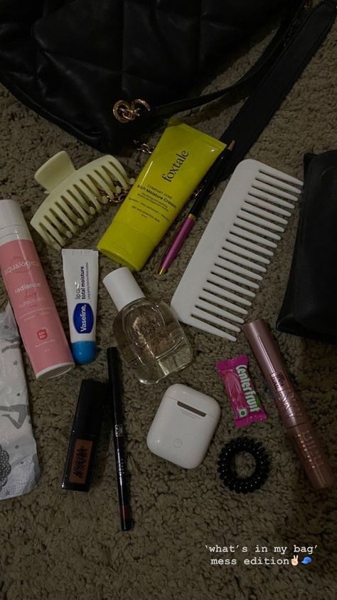 Skin Care Products Snap, Skincare Snap, Skin Care Snapchat, Fake Snap Ideas, Aesthetic Snap Ideas, Fake Snap Pics, What's In My Bag, Snap Streak Ideas Easy, Basic Skin Care Routine