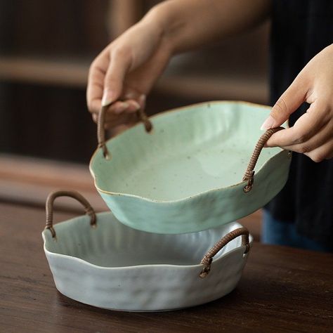 Hand Built Pottery Berry Bowls, Handbuilt Pottery Bowls, Decorative Fruit Bowl, Beginning Pottery Projects, Pottery Kitchen Ideas, Ceramic Key Bowl, Useful Ceramics Ideas, Unique Ceramic Ideas, Pottery Decorating Ideas