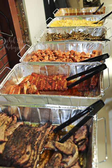 Bbq Style Wedding Reception Food Ideas, Meat Station Wedding, What To Serve At A Wedding Receptions, Wedding Food Layout, Bbq Wedding Menu Ideas, Wedding Food Main Course Buffet, Backyard Potluck Wedding, Southern Catering Food, Bbq Place Setting Ideas