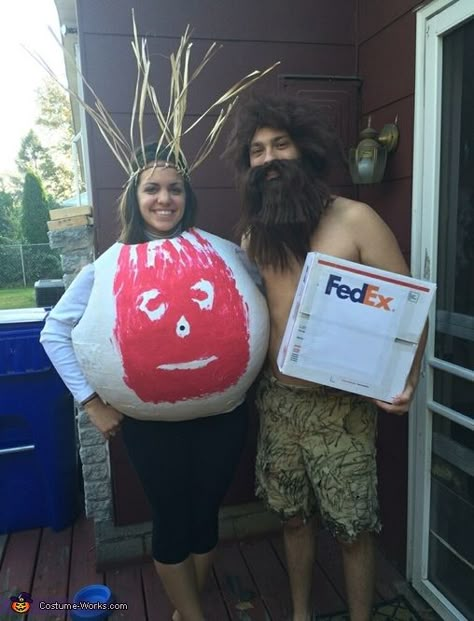 Castaway Wilson and Chuck Noland - Halloween Costume Contest via @costume_works Cool Couple Halloween Costumes, Beach Costume, Halloween Costumes 2014, Costumes For Couples, Homemade Costume, Couple Costumes, Costume Works, Hallowen Costume, Cute Couple Halloween Costumes