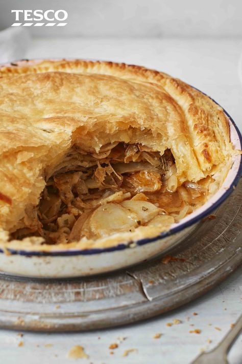 Vegan Pie Recipes Savory, Savory Vegan Pie, Vegan Savoury Pie, Vegan Winter Food, Vegan Pie Savoury, Vegan Scottish Recipes, Vegan Puff Pastry Recipes Savory, Vegan British Recipes, Vegan Pies Savoury