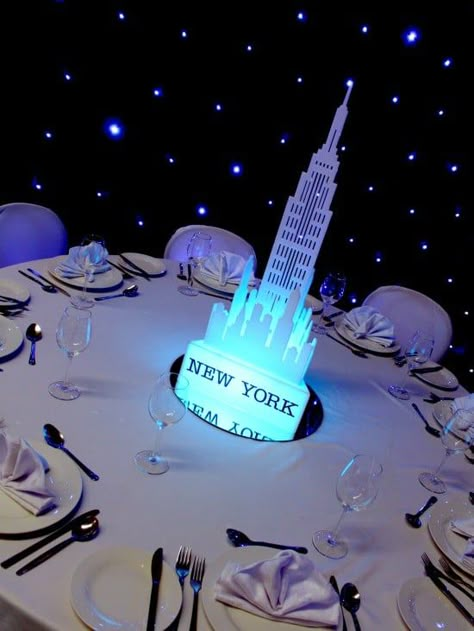 New York Theme Quinceanera, New York Prom Theme, Superhero Gala, New York Theme Party, Grease Theme, Tacky Tourist, Nyc Party, Nyc Decor, New York Party